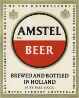 Rechts boven het wapen van Prins Bernhard.